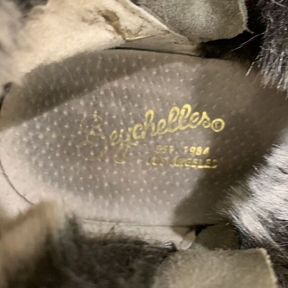 Seyshelles lucky Penny Booties in Olive Green suede with faux fur lining - Picture 14 of 14